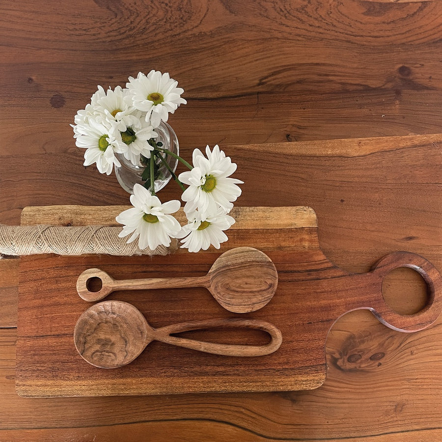 Planche en bois d'acacia